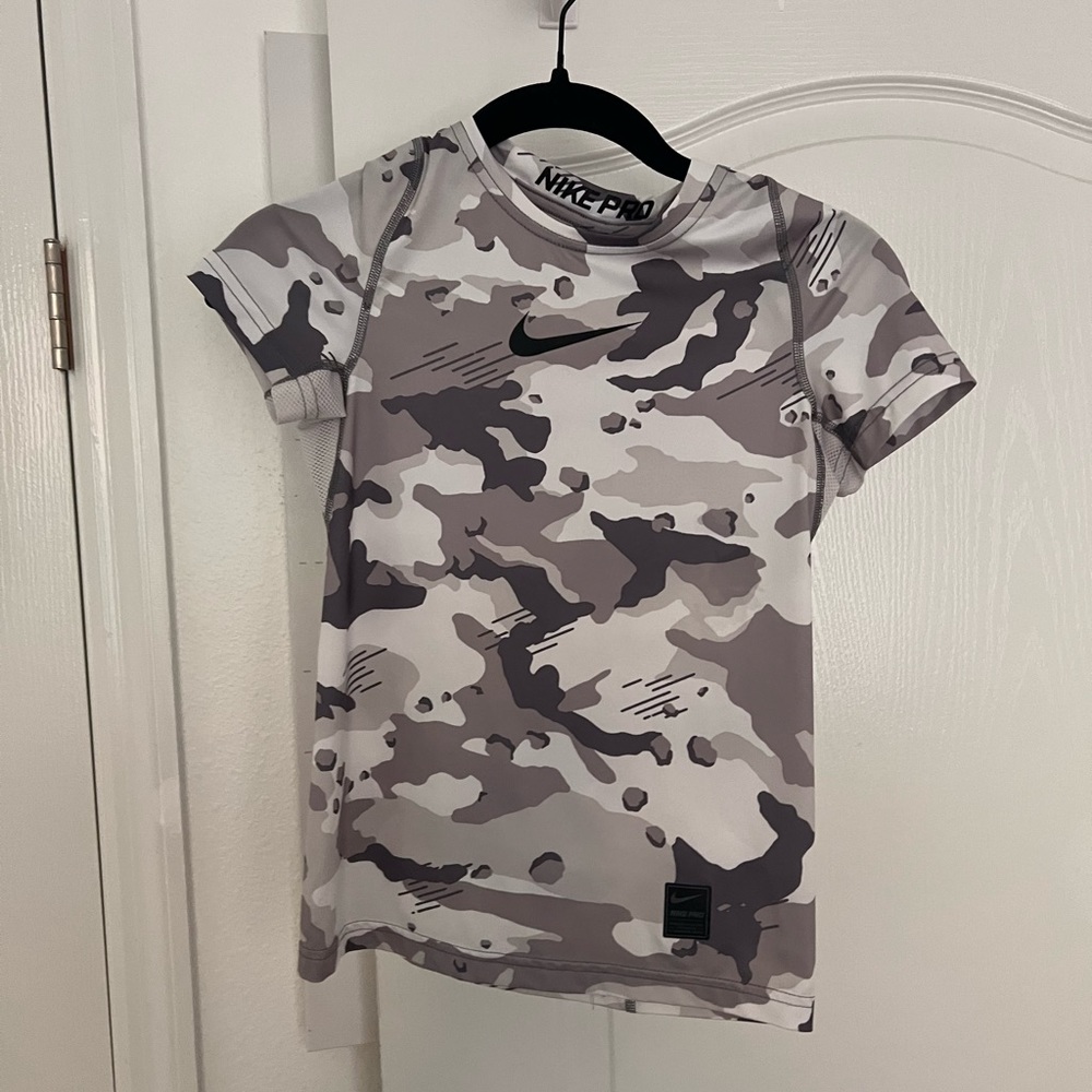 Boys Nike Pro Gray Camo Shirt SZ XS